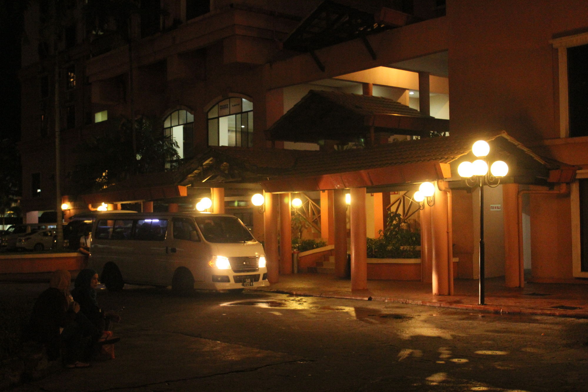 Sunset & Seaview Vacation Condos At Marina Court Resort Condo Kota Kinabalu Exterior photo