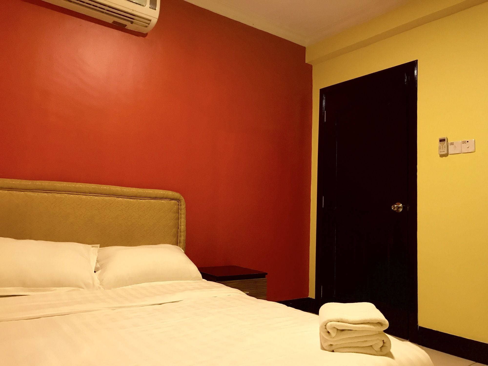 Sunset & Seaview Vacation Condos At Marina Court Resort Condo Kota Kinabalu Exterior photo