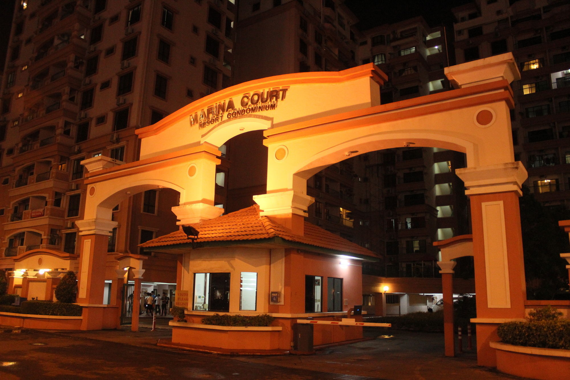 Sunset & Seaview Vacation Condos At Marina Court Resort Condo Kota Kinabalu Exterior photo